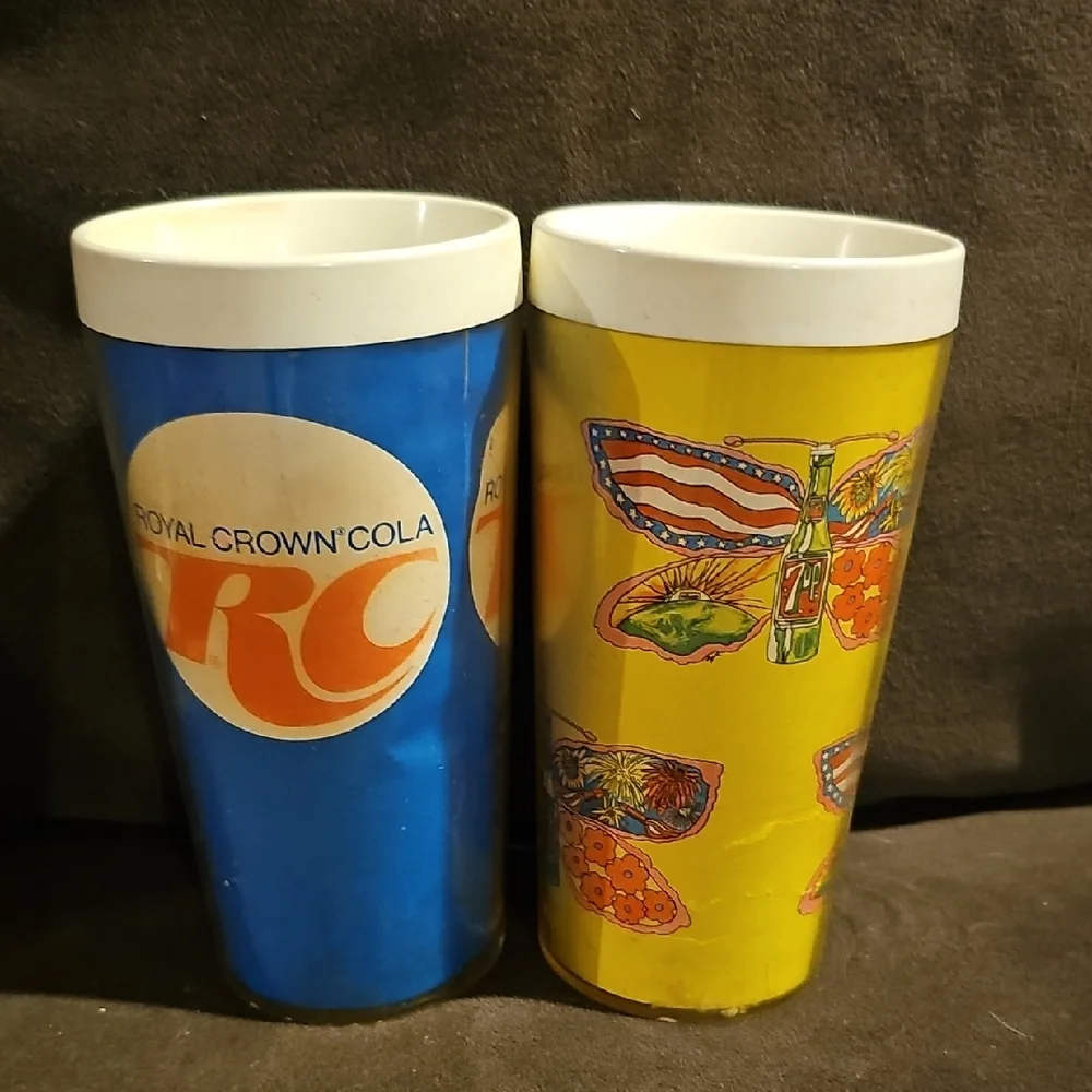 2 VINTAGE RETRO 7 UP Butterfly RC Cola Tumblers 60s Thermo Serv Kitchen RARE Cup